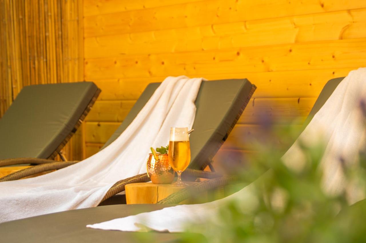 Wellness Mitten In Der Wasserfallstadt Triberg Triberg im Schwarzwald Exteriér fotografie