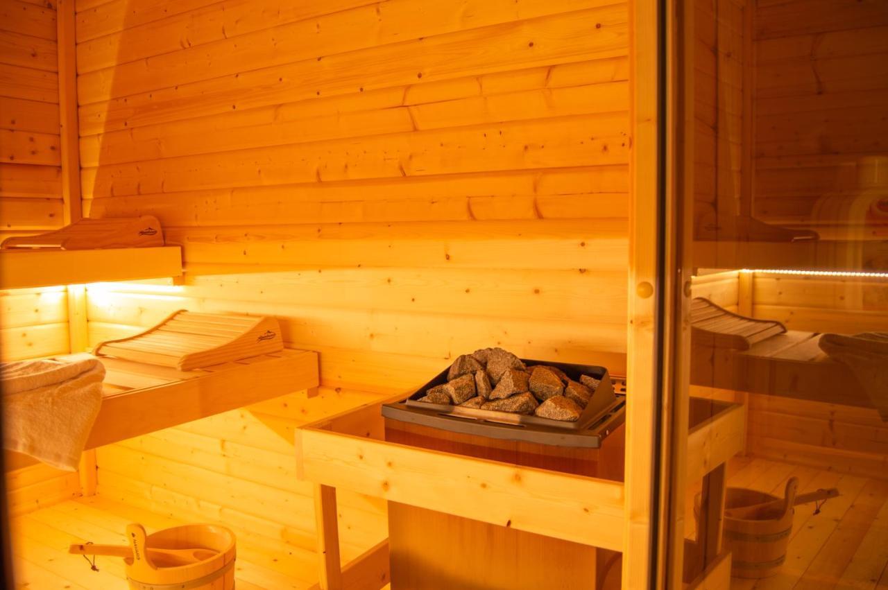 Wellness Mitten In Der Wasserfallstadt Triberg Triberg im Schwarzwald Exteriér fotografie