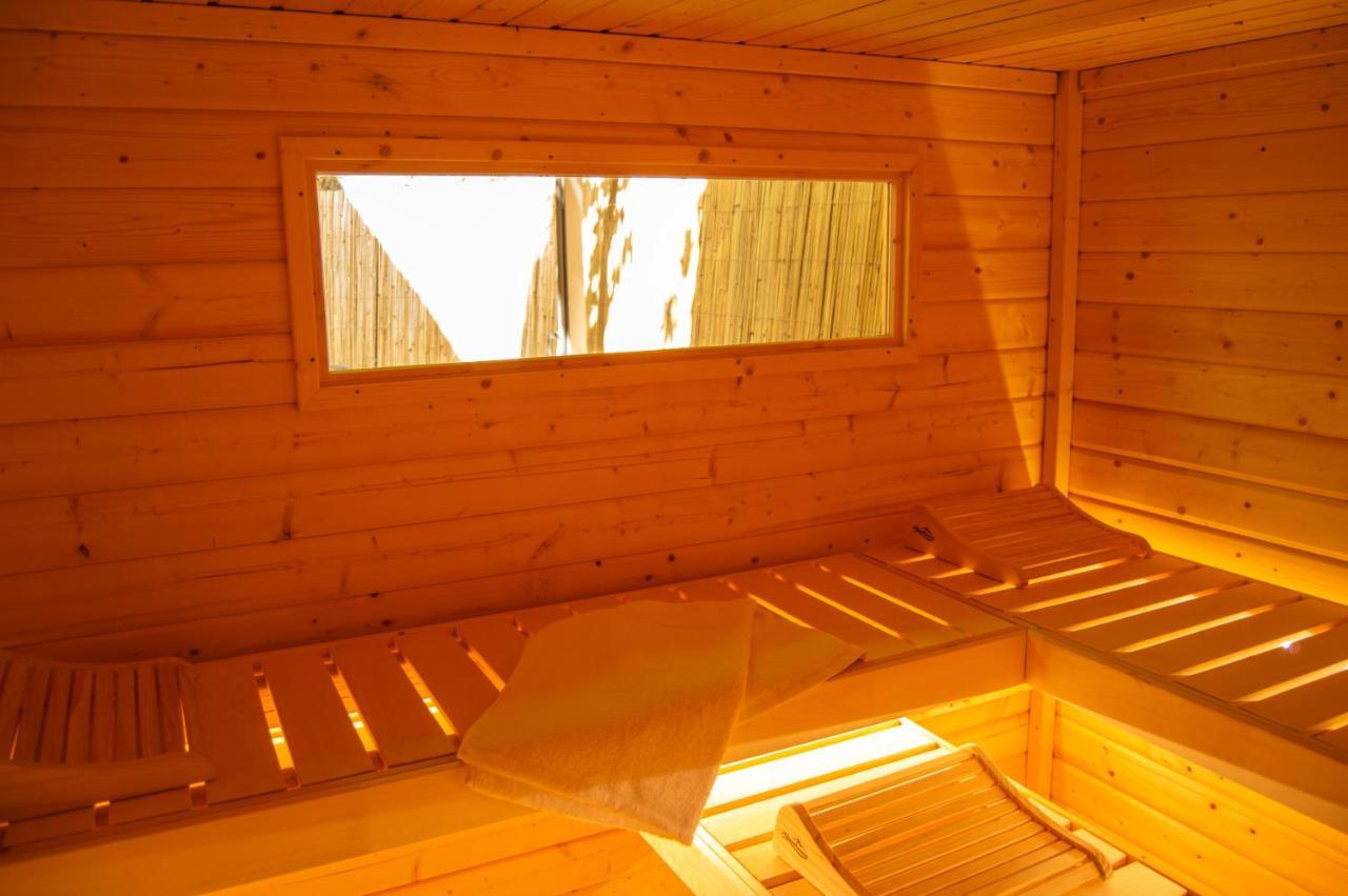 Wellness Mitten In Der Wasserfallstadt Triberg Triberg im Schwarzwald Exteriér fotografie