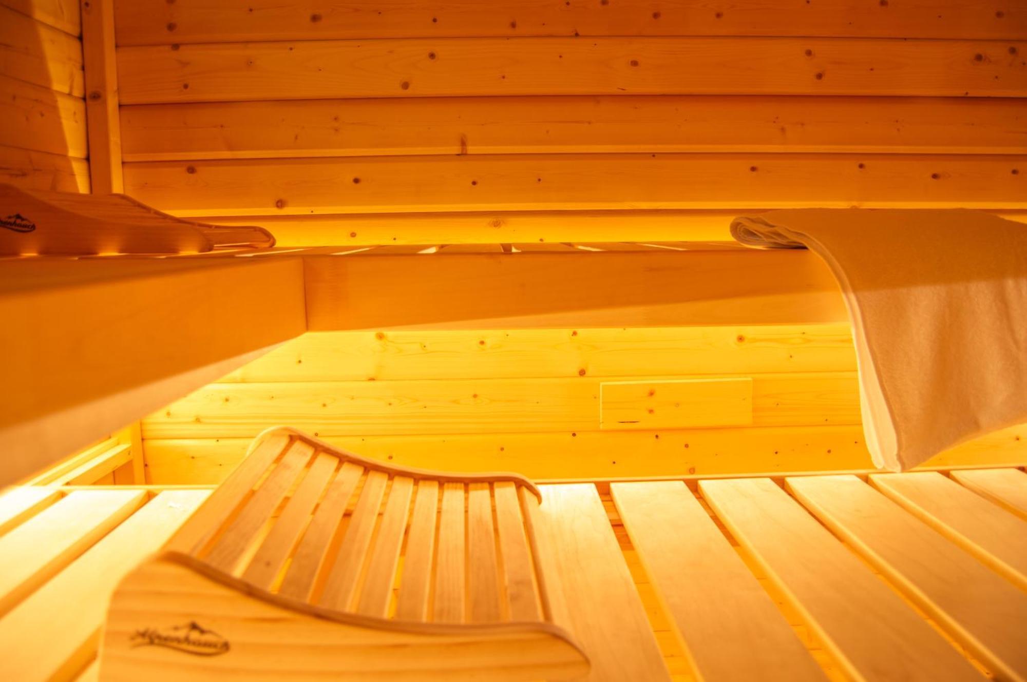 Wellness Mitten In Der Wasserfallstadt Triberg Triberg im Schwarzwald Exteriér fotografie